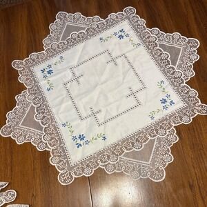 Heritage Lace‎ White Lace Trimmed Floral Curtains & Table Doily Blue Embroidered